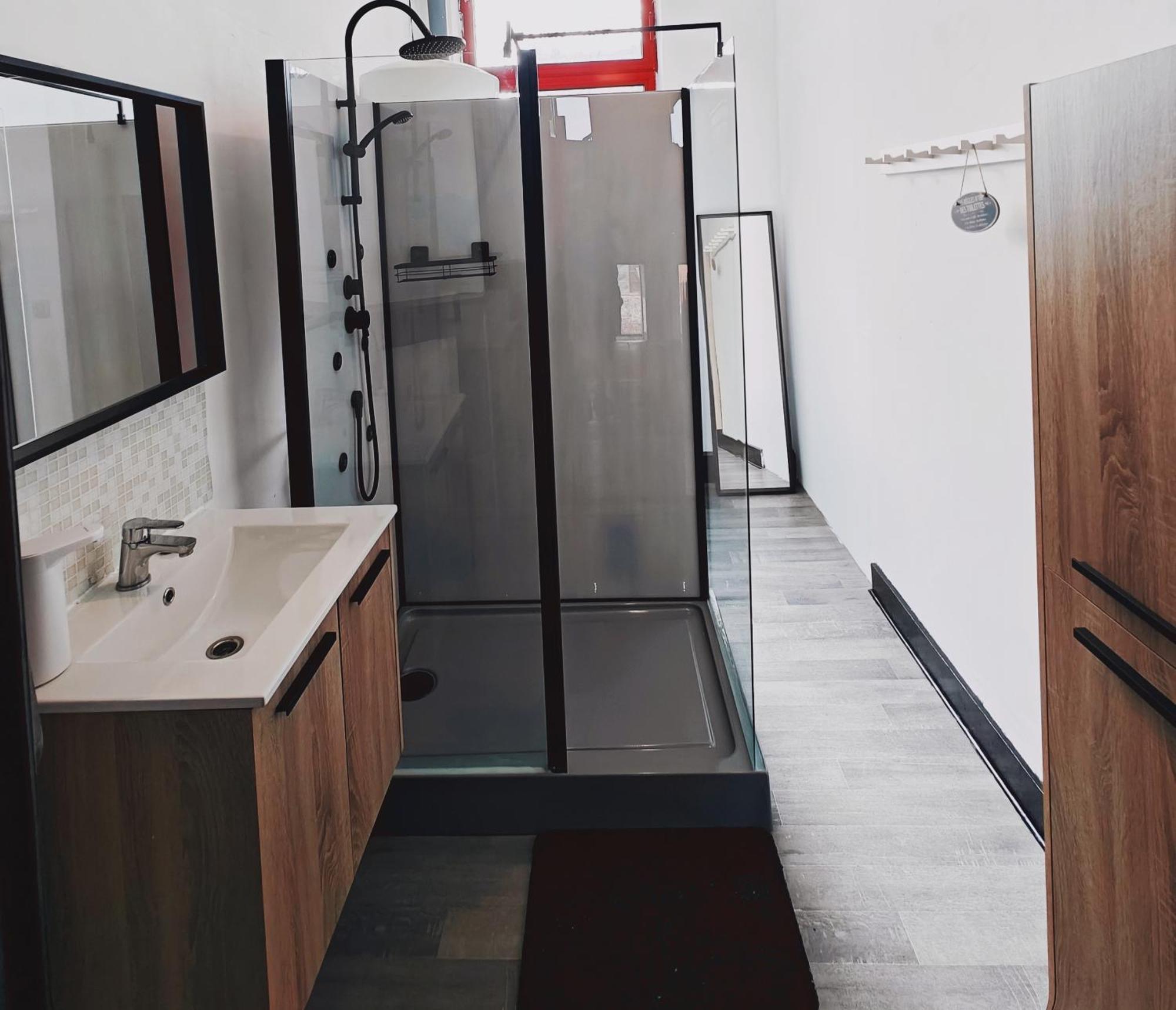 Chambre Privee Au 3E Etage Sans Ascenceur En Plein Centre De Charleroiアパートメント エクステリア 写真
